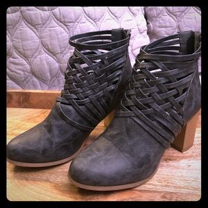 Distressed, Chunky Heel Boot - 7 1/2